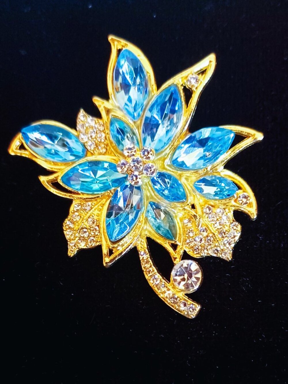 Gold-Tone Brooch with a Blue Flower